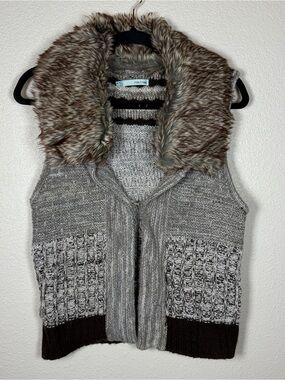 Women’s M Faux Fur Trim Mixed Knit Sweater Vest Boho Chic Cabincore Gorpcore